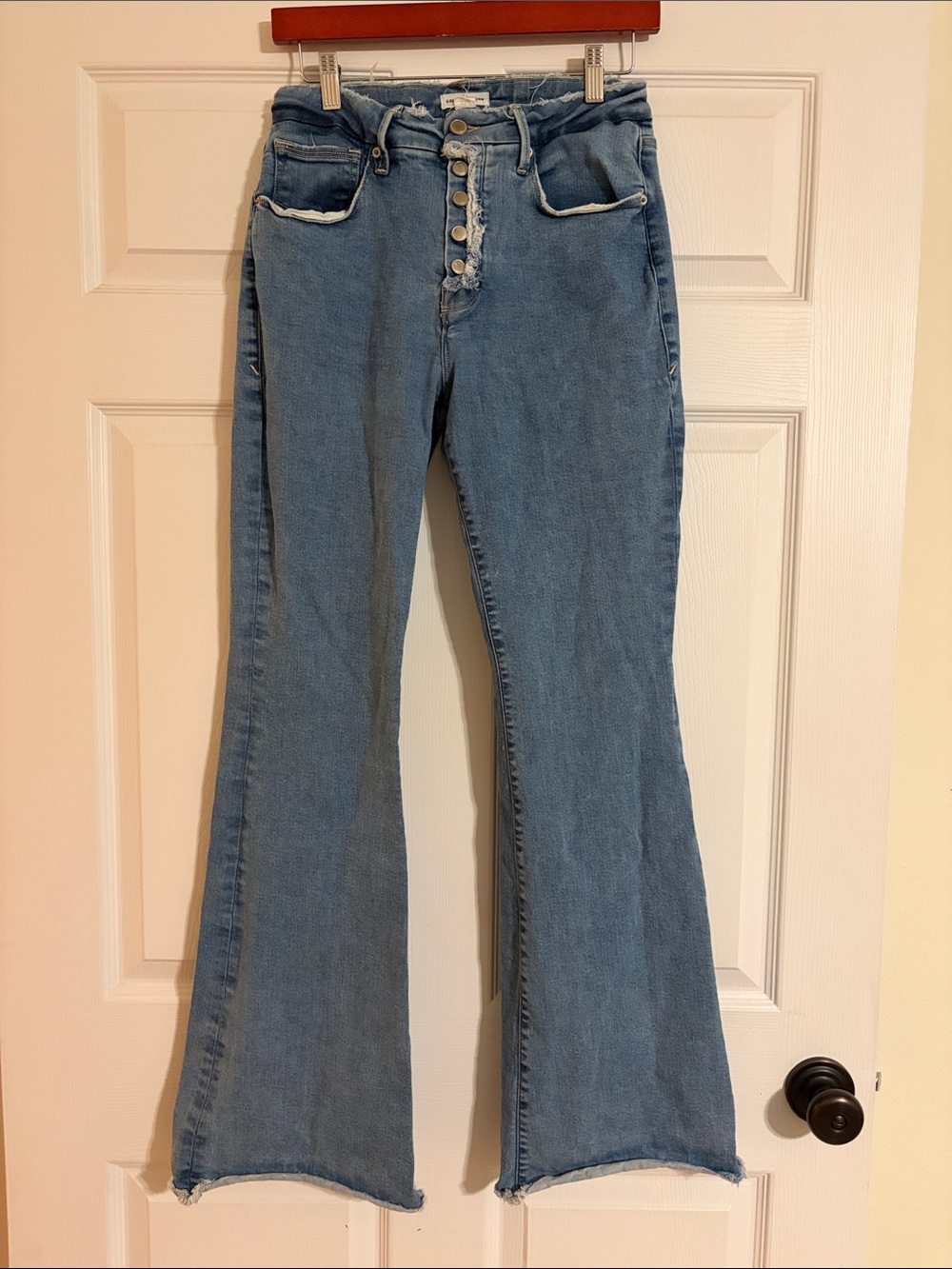 Good American Exposed Button Fly Raw Hem Flare Jeans Size 8 / 29 Medium Wash